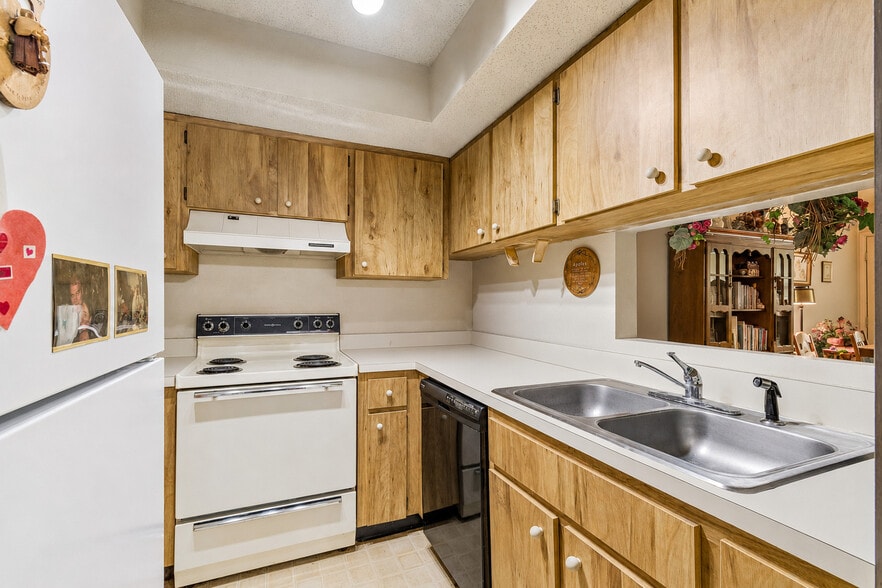More Photos Of 3132 Bloomingdale Villas Ct, Brandon Apartments For Sale
