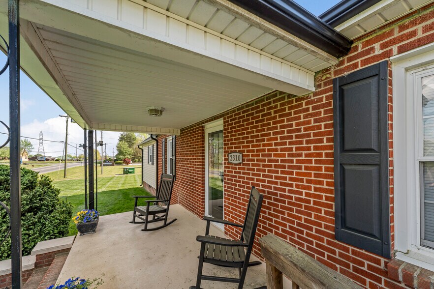 More Photos Of 2310 Concord Lake Rd, Kannapolis Office Residential For Lease
