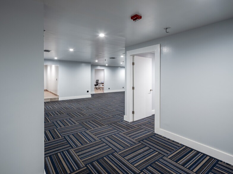 More Photos Of 50 NE 179th St, Miami Manufacturing For Lease