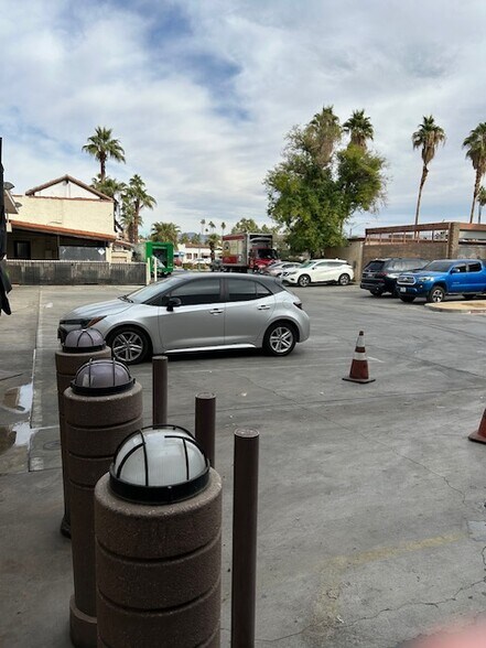 More Photos Of 252 S Palm Canyon Dr, Palm Springs Storefront Retail Office For Lease