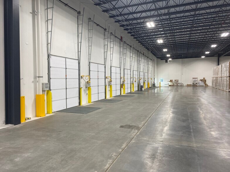 More Photos Of 411 Brooke Rd, Winchester Warehouse For Lease