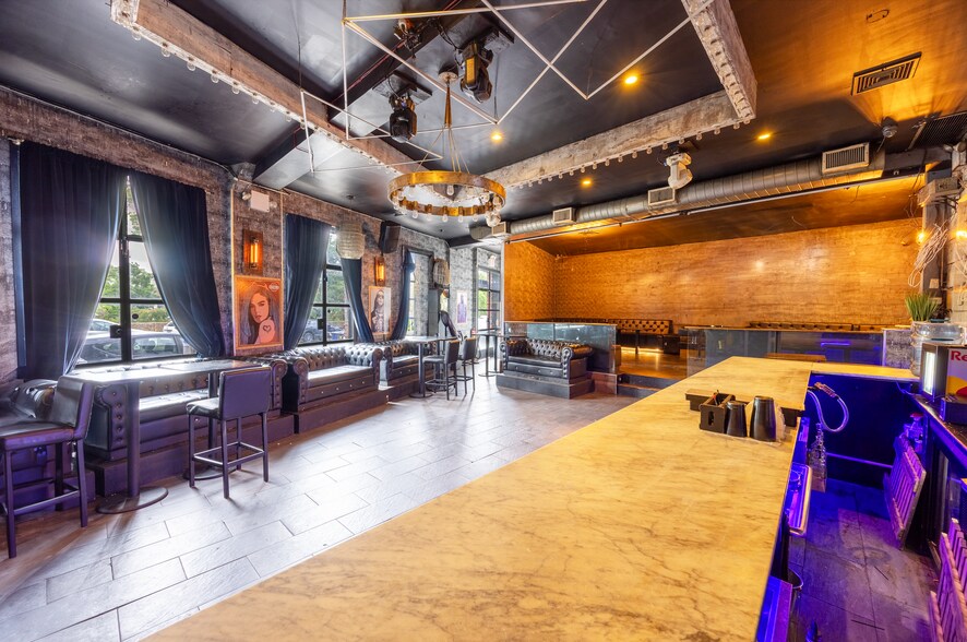 More Photos Of 3329 Astoria Blvd, Astoria General Retail For Sale