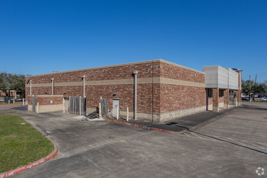 More Photos Of 3201 Fm 528 Rd, Friendswood Drugstore For Sale
