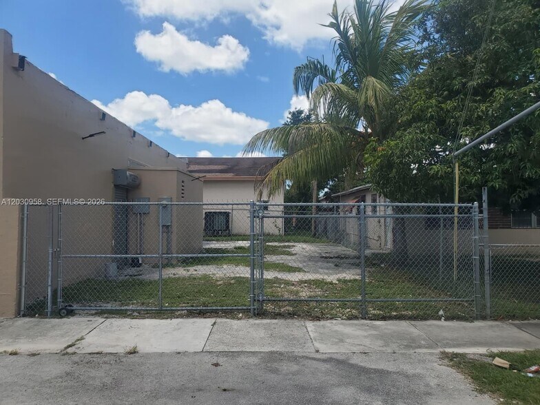 More Photos Of 5180-5182 NW 17th Ave, Miami Freestanding For Lease