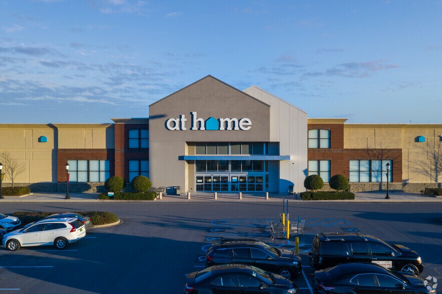 More Photos Of 5000-5084 Pinnacle Sq, Birmingham Storefront For Lease