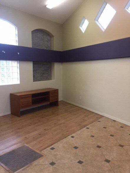 More Photos Of Charles R Beall Blvd, DeBary Office For Sale