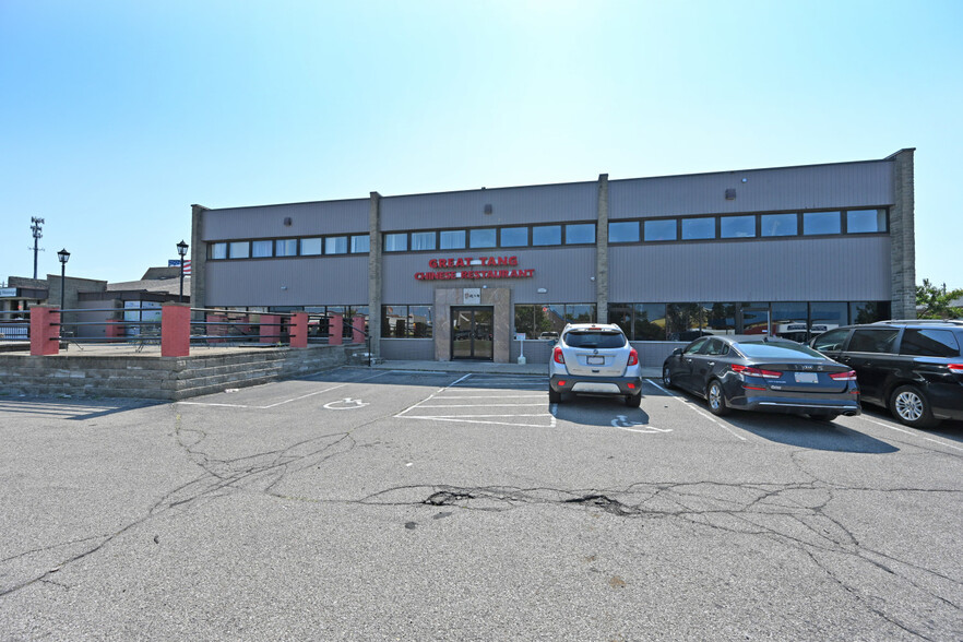 Primary Photo Of 7334-7340 Kingsgate Way, West Chester Restaurant For Lease