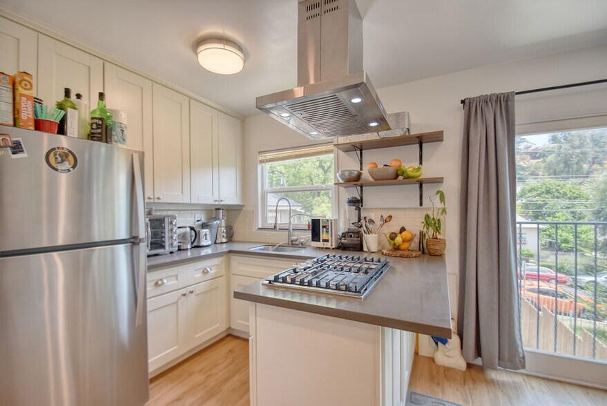 More Photos Of 1717-1721 Morton Ave, Los Angeles Apartments For Sale