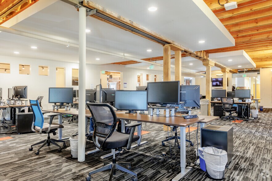 More Photos Of 1512-1514 Curtis St, Denver Loft Creative Space For Lease