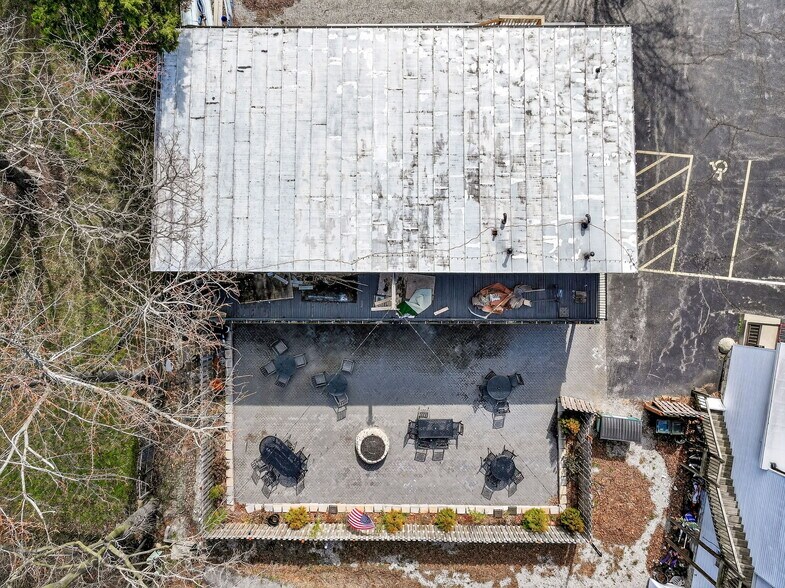 More Photos Of 316 N Main St, Columbia Storefront Retail Office For Sale