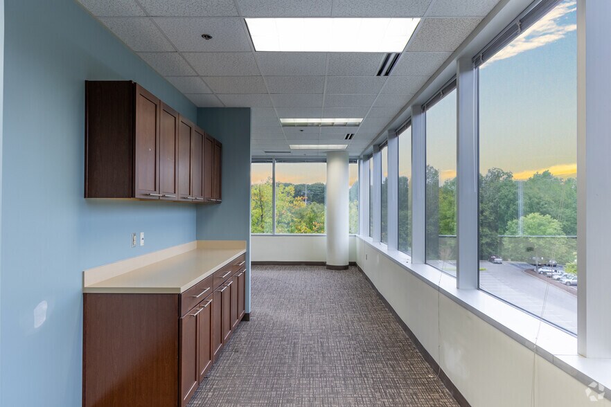 More Photos Of 7501 Boulder View Dr, North Chesterfield Unknown For Lease