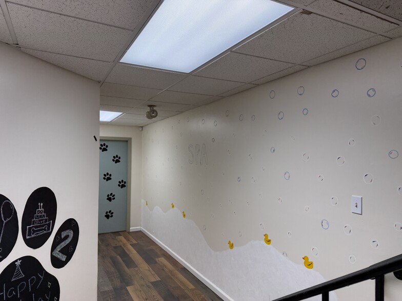 More Photos Of 104 Woodward Hill Rd, Edwardsville Office For Sale