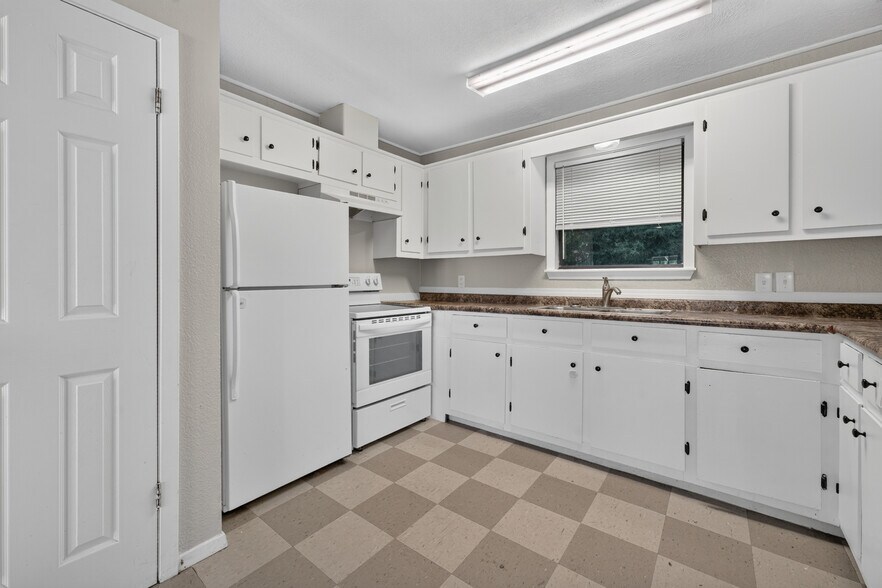 More Photos Of 505 Bub Hayner Rd, Karnack Apartments For Sale