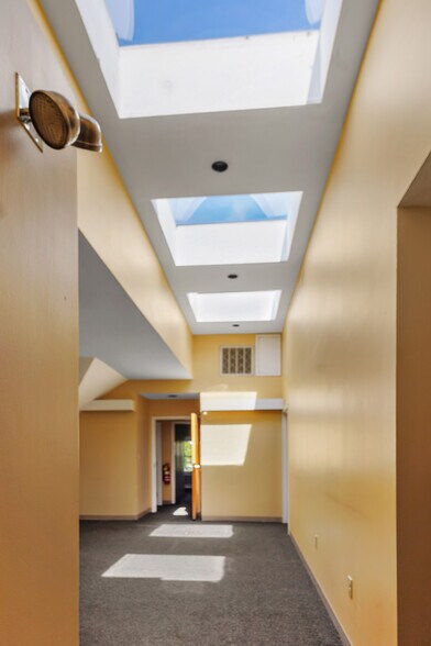 More Photos Of 1269 Beacon St, Brookline Medical For Lease