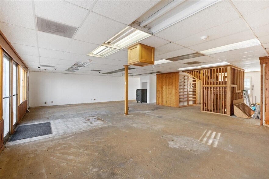 More Photos Of 239 W Washington Ave, Escondido General Retail For Sale