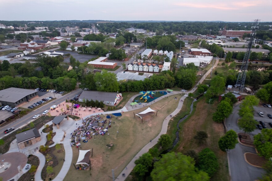 More Photos Of 434 High St, Gainesville Flex For Sale