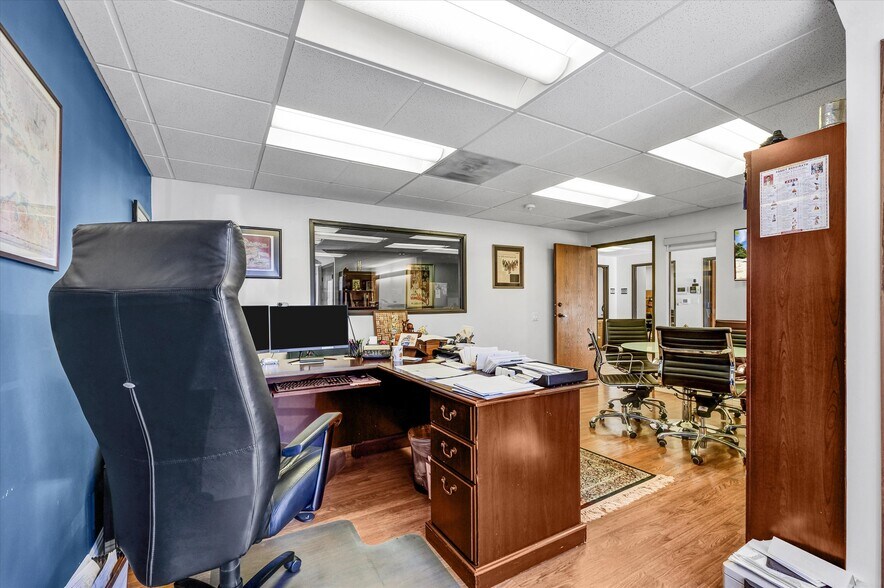 More Photos Of 2320 Cotner Ave, Los Angeles Loft Creative Space For Sale