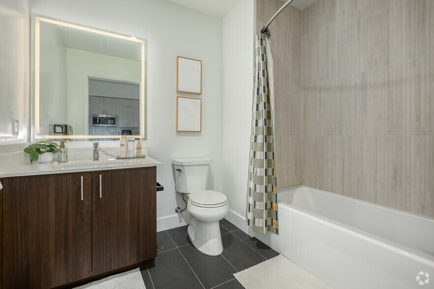 More Photos Of 1600 Broadway, Sacramento Apartments For Lease