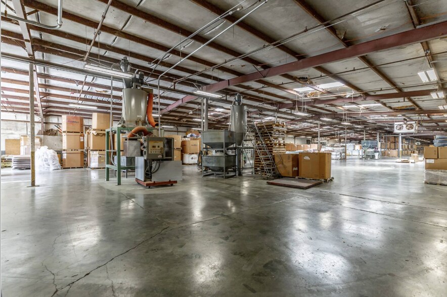 More Photos Of 1129 S Chattanooga St, LaFayette Warehouse For Sale