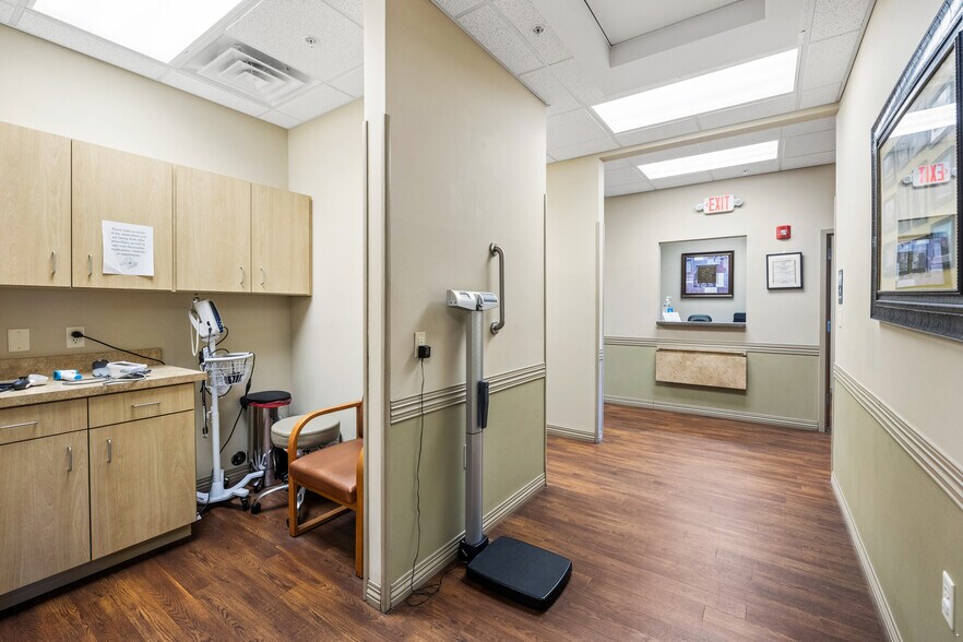 More Photos Of 930 Adell Ree Park Ln, Knoxville Medical For Sale