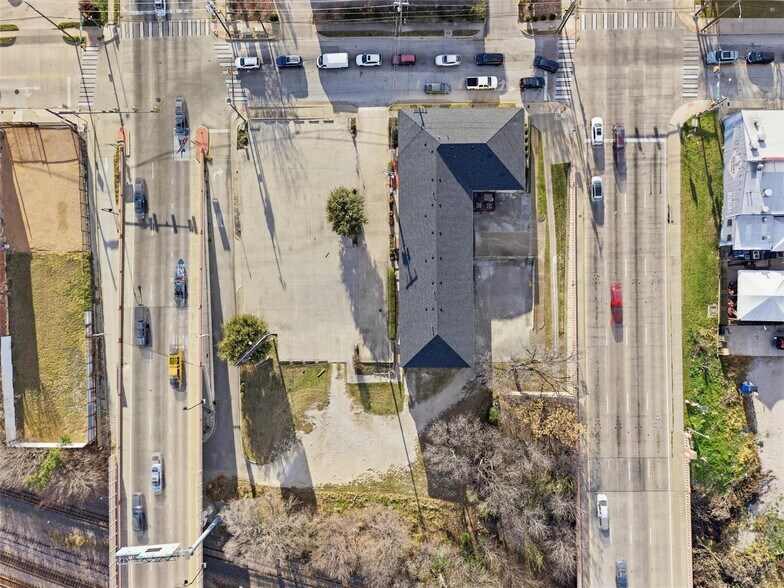 More Photos Of 1300 E Belknap St, Fort Worth Showroom For Sale