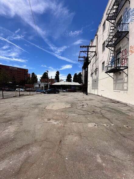 More Photos Of 1327 S Olive St, Los Angeles Specialty For Lease