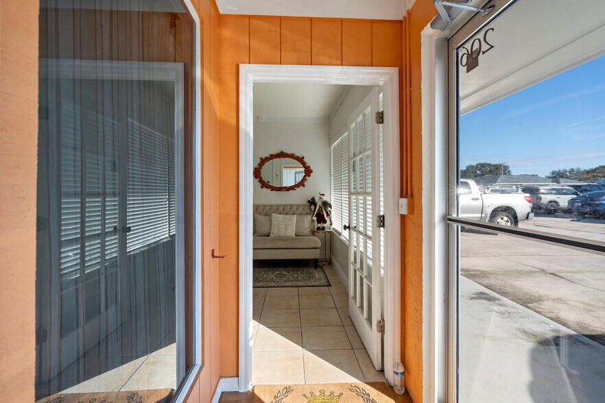 More Photos Of 599 Sherwood Ave, Satellite Beach General Retail For Lease