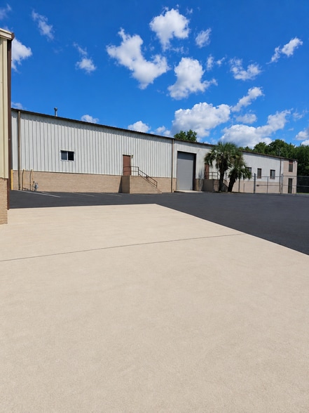 More Photos Of 6221 Monticello Rd, Columbia Warehouse For Lease
