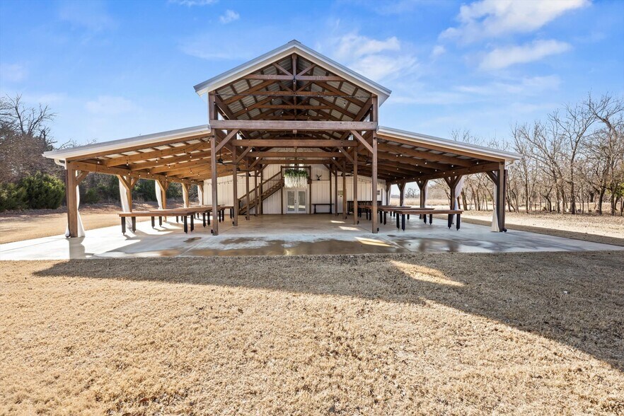 More Photos Of 18186 State Highway 74B, Washington Specialty For Sale