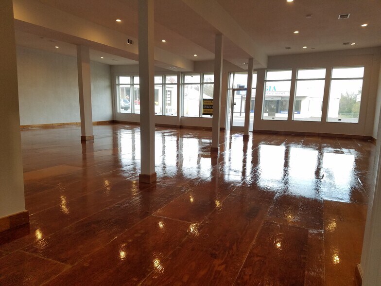 More Photos Of 1310 Central Ave, Hot Springs National Park Storefront For Sale