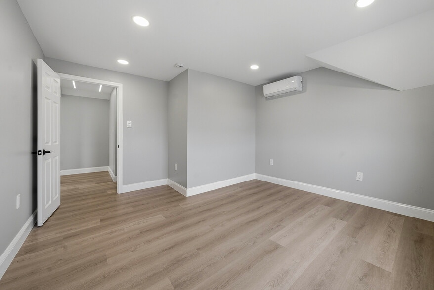 More Photos Of 729 Dekalb Pike, King Of Prussia Office For Lease