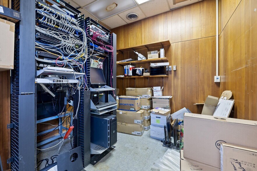 More Photos Of 1801 E 23rd St, Chattanooga Light Distribution For Lease