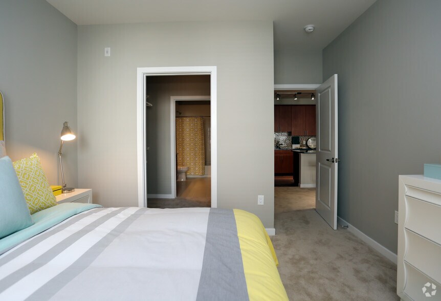 More Photos Of 101 N Wolfe St, Baltimore Apartments For Lease