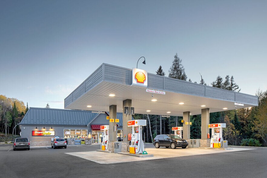 More Photos Of 445 Qc-117, Mont-tremblant General Retail For Lease