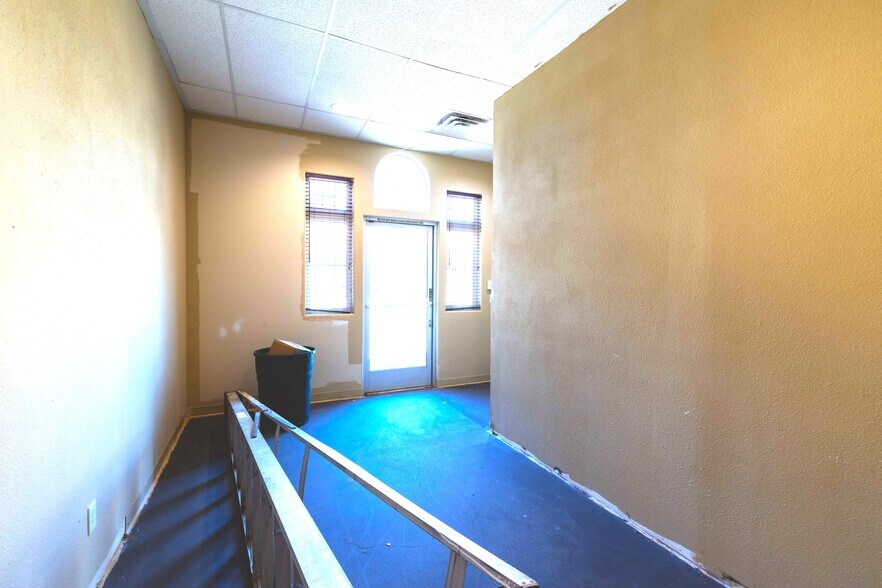 More Photos Of 1565 Shaw Ave, Clovis Office For Lease