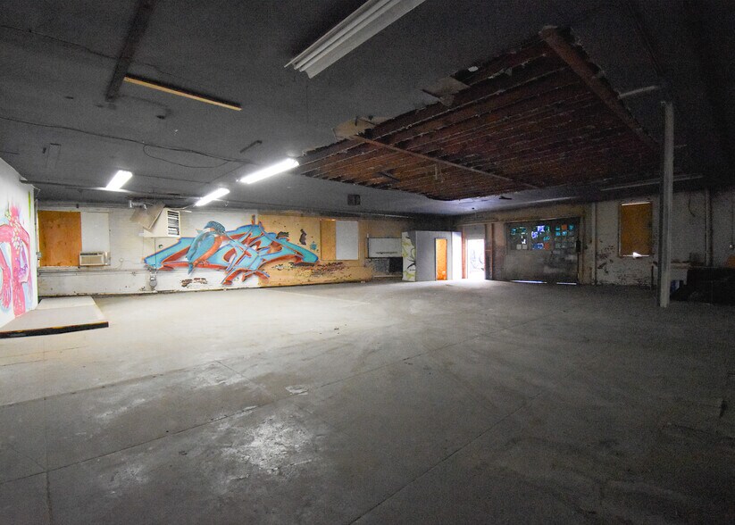 More Photos Of 2412 18th St NW, Washington Storefront Retail Office For Sale