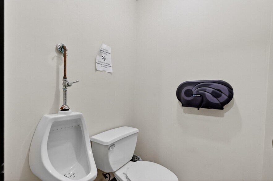 More Photos Of 297 Margaret King Ave, Ringwood Warehouse For Sale