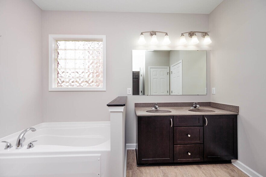 More Photos Of 65 Maplehurst Dr, Brownsburg Office For Sale