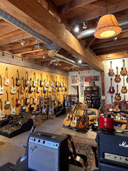 More Photos Of 5244-5248 Van Nuys Blvd, Sherman Oaks Storefront Retail Office For Lease