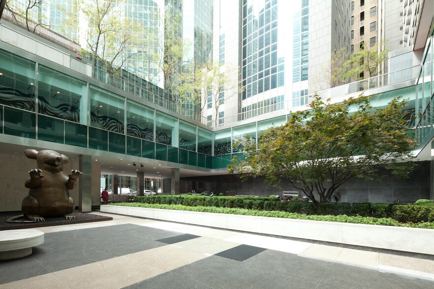 More Photos Of 390 Park Ave, New York Office For Lease