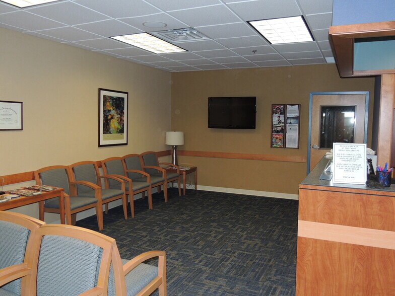 More Photos Of 1600 Sixth Ave, York Medical For Lease