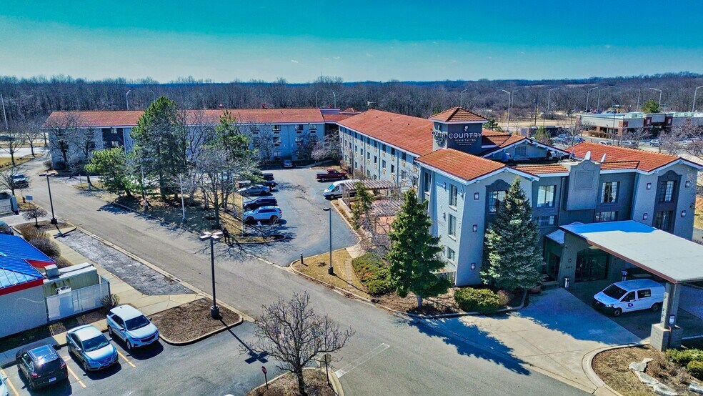 More Photos Of 2280 N Barrington Rd, Hoffman Estates Hotel For Sale