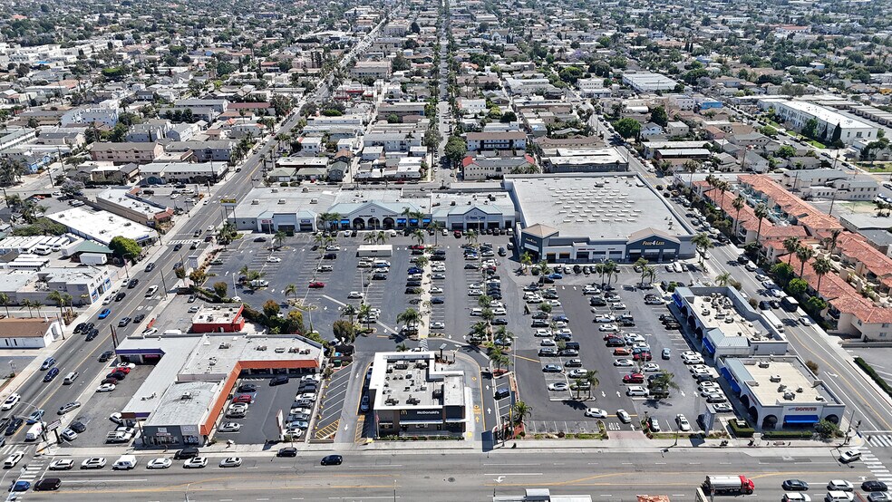 More Photos Of 3200-3300 E Anaheim St, Long Beach Unknown For Lease