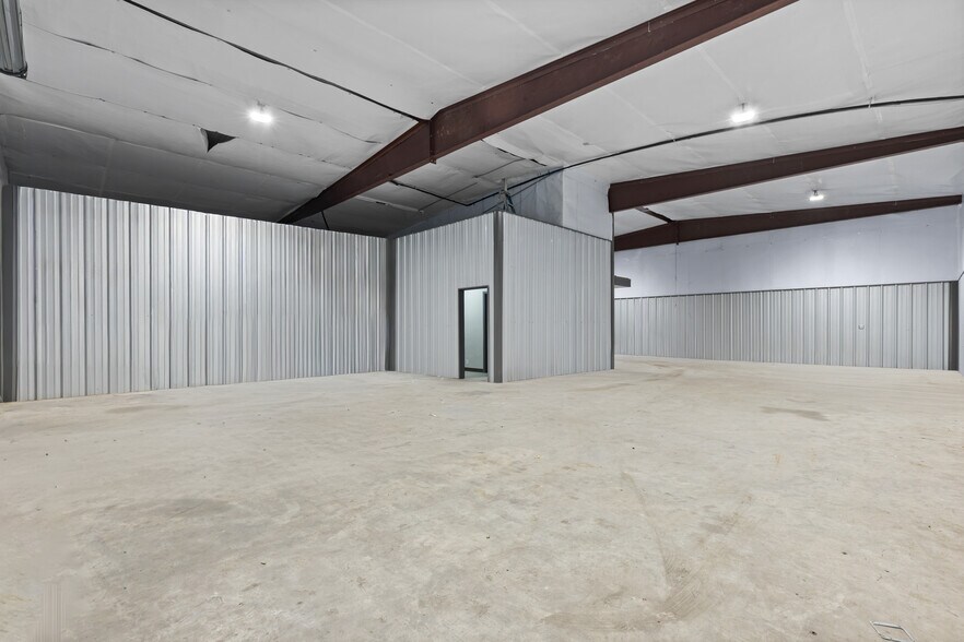 More Photos Of 7031 State Highway 75 S, Huntsville Manufacturing For Sale