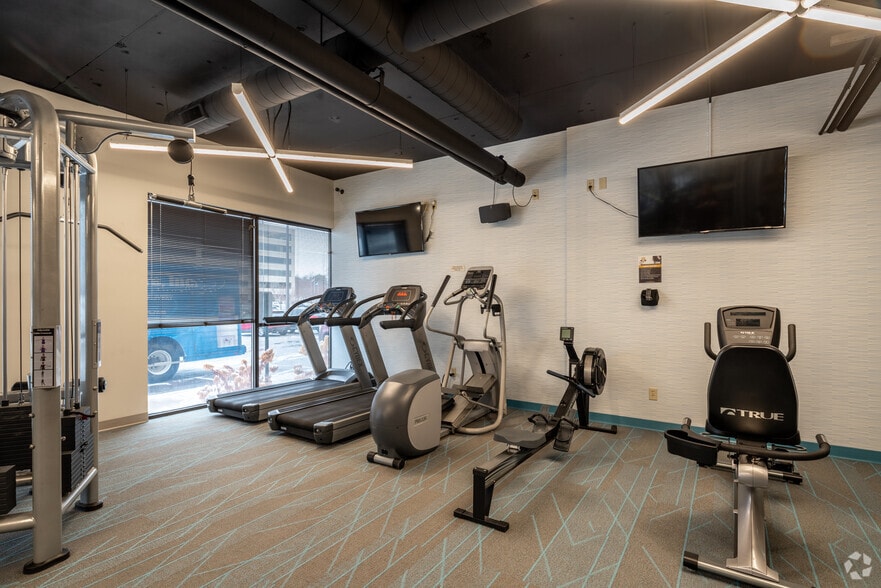 More Photos Of 7401 Metro Blvd, Edina Office For Lease