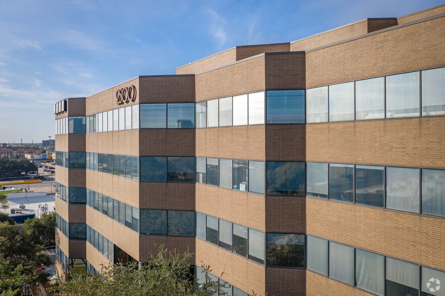 More Photos Of 2500 Wilcrest Dr, Houston Office For Lease