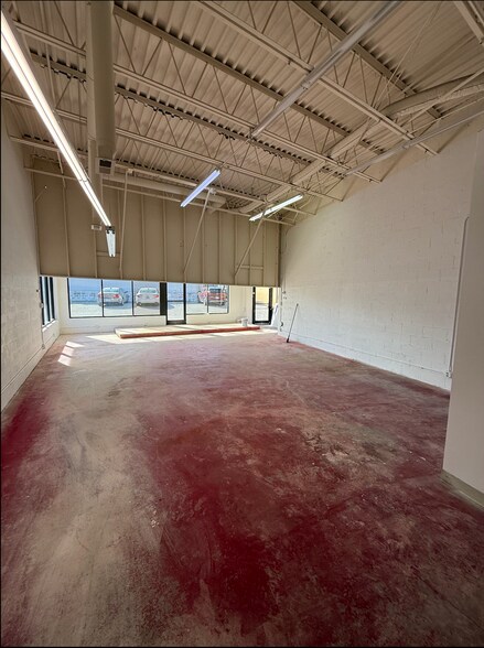 More Photos Of 1400 Sunset Dr, Greensboro Freestanding For Lease