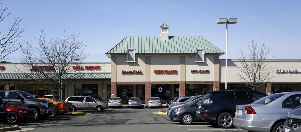 More Photos Of 1050-1096 Elden St, Herndon Storefront For Lease