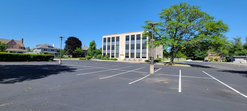 More Photos Of 1030 E Jefferson Blvd, South Bend Office For Lease
