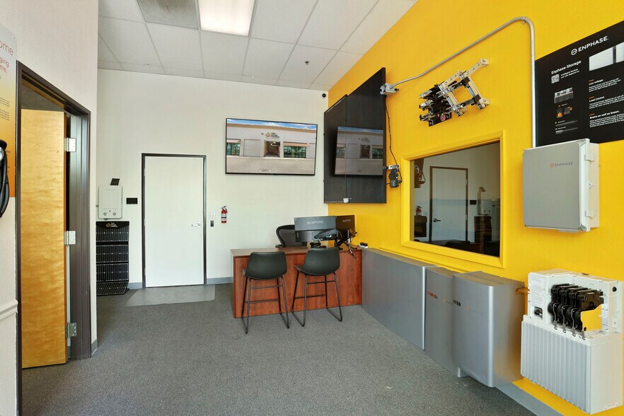 More Photos Of 600-626 Commerce Ct, Manteca Service For Sale